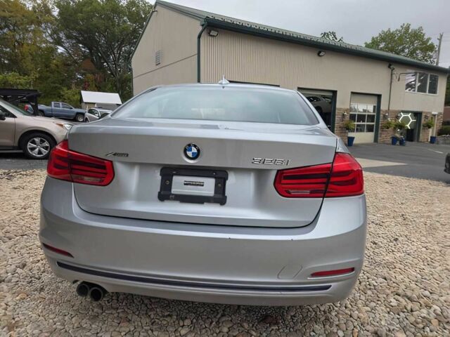 Серый БМВ 3 Серия, объемом двигателя 2 л и пробегом 80 тыс. км за 9900 $, фото 5 на Automoto.ua