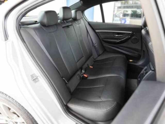 Серый БМВ 3 Серия, объемом двигателя 2 л и пробегом 74 тыс. км за 10000 $, фото 10 на Automoto.ua