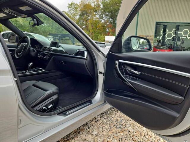 Серый БМВ 3 Серия, объемом двигателя 2 л и пробегом 80 тыс. км за 9900 $, фото 9 на Automoto.ua