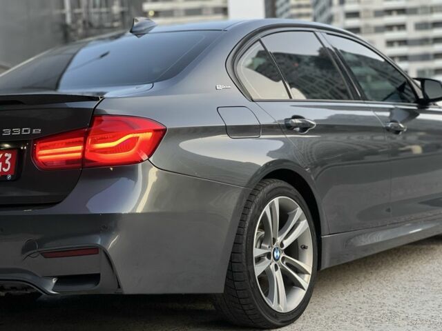 Серый БМВ 3 Серия, объемом двигателя 2 л и пробегом 160 тыс. км за 16799 $, фото 5 на Automoto.ua