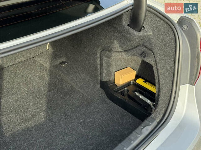 Серый БМВ 3 Серия, объемом двигателя 2 л и пробегом 177 тыс. км за 16200 $, фото 53 на Automoto.ua