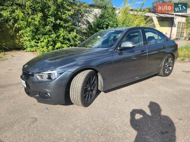 Серый БМВ 3 Серия, объемом двигателя 2 л и пробегом 131 тыс. км за 15500 $, фото 9 на Automoto.ua