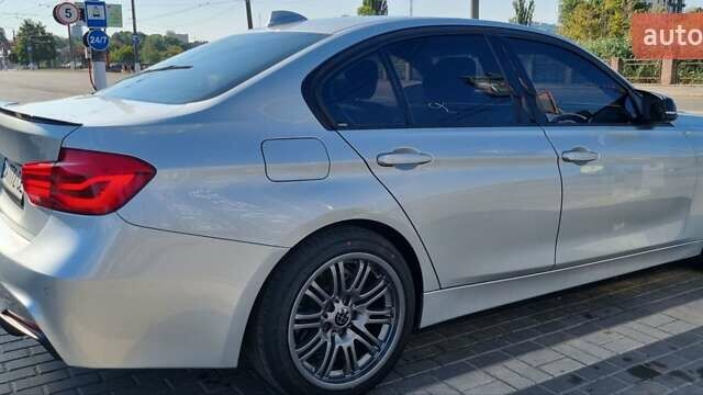 Серый БМВ 3 Серия, объемом двигателя 2 л и пробегом 167 тыс. км за 17000 $, фото 9 на Automoto.ua
