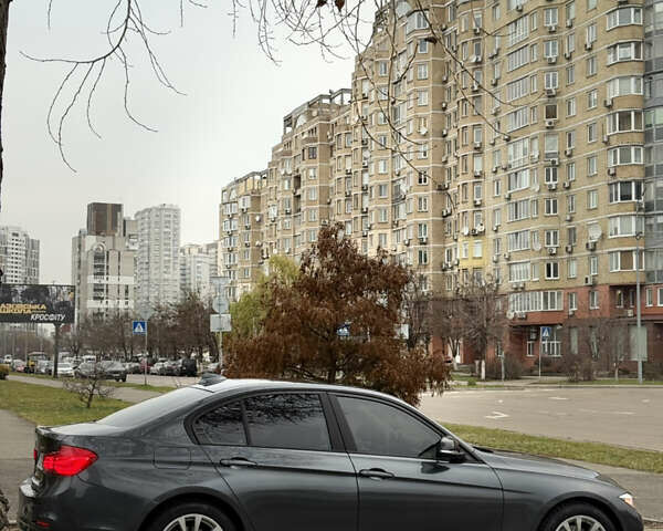 Серый БМВ 3 Серия, объемом двигателя 2 л и пробегом 179 тыс. км за 13500 $, фото 9 на Automoto.ua