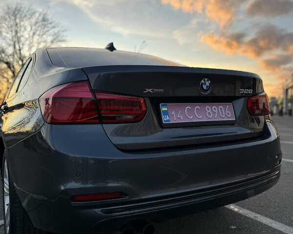 БМВ 3 Серия 2016 в Львове на Automoto.ua Серый БМВ 3 Серия, объемом двигателя 2 л и пробегом 54 тыс. км за 14300 $, фото 9 на Automoto.ua
