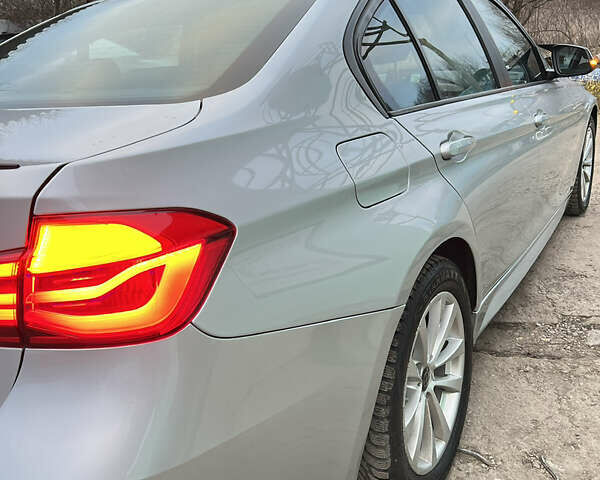 Серый БМВ 3 Серия, объемом двигателя 2 л и пробегом 62 тыс. км за 16000 $, фото 4 на Automoto.ua