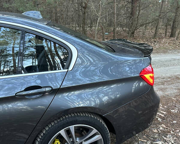 Серый БМВ 3 Серия, объемом двигателя 2 л и пробегом 151 тыс. км за 21000 $, фото 5 на Automoto.ua