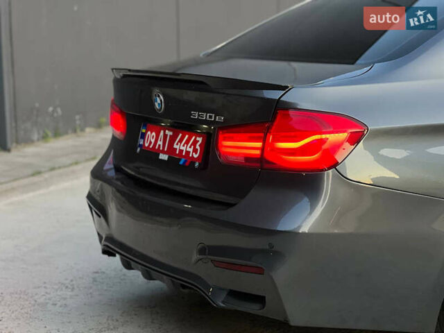 Серый БМВ 3 Серия, объемом двигателя 2 л и пробегом 157 тыс. км за 18400 $, фото 10 на Automoto.ua