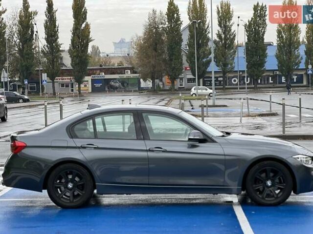 БМВ 3 Серия 2016 в Киеве на Automoto.ua Серый БМВ 3 Серия, объемом двигателя 2 л и пробегом 101 тыс. км за 19500 $, фото 5 на Automoto.ua
