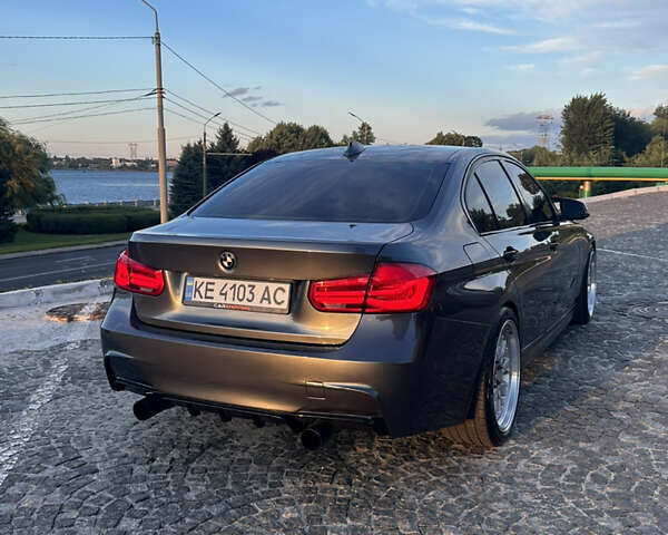 Серый БМВ 3 Серия, объемом двигателя 3 л и пробегом 145 тыс. км за 24300 $, фото 3 на Automoto.ua