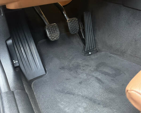 Серый БМВ 3 Серия, объемом двигателя 3 л и пробегом 145 тыс. км за 24300 $, фото 9 на Automoto.ua