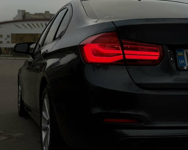 Серый БМВ 3 Серия, объемом двигателя 2 л и пробегом 179 тыс. км за 13500 $, фото 13 на Automoto.ua