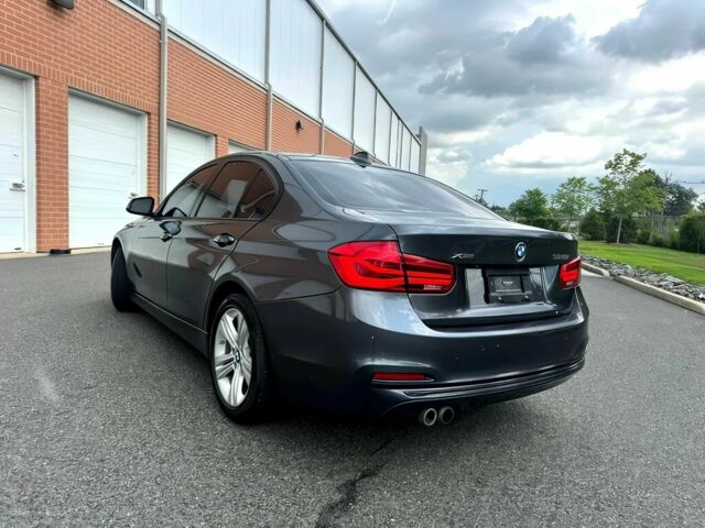 Серый БМВ 3 Серия, объемом двигателя 2 л и пробегом 71 тыс. км за 7000 $, фото 3 на Automoto.ua