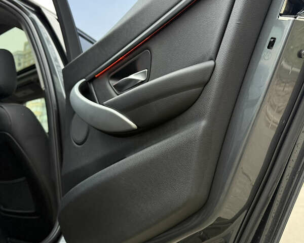 Серый БМВ 3 Серия, объемом двигателя 2 л и пробегом 179 тыс. км за 13500 $, фото 28 на Automoto.ua