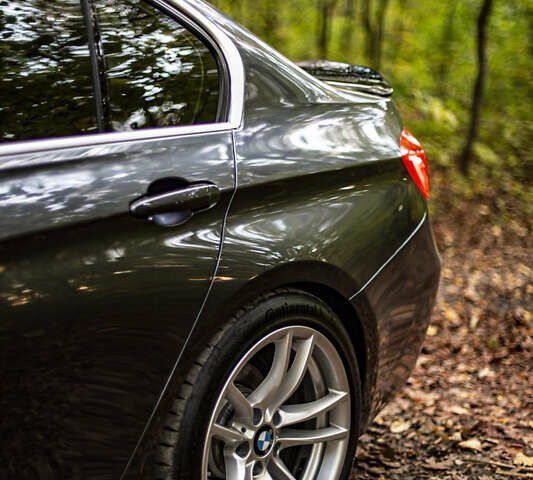 Серый БМВ 3 Серия, объемом двигателя 2 л и пробегом 183 тыс. км за 21300 $, фото 5 на Automoto.ua