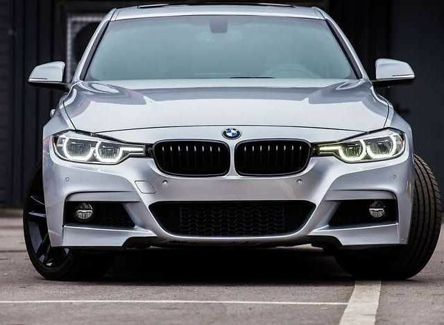 Серый БМВ 3 Серия, объемом двигателя 2 л и пробегом 60 тыс. км за 12500 $, фото 1 на Automoto.ua