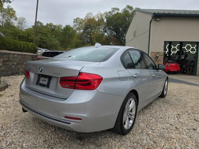 Серый БМВ 3 Серия, объемом двигателя 2 л и пробегом 80 тыс. км за 9900 $, фото 4 на Automoto.ua