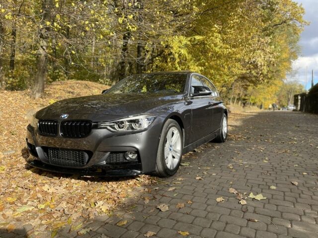 Серый БМВ 3 Серия, объемом двигателя 2 л и пробегом 121 тыс. км за 473 $, фото 2 на Automoto.ua