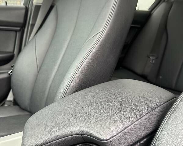 Серый БМВ 3 Серия, объемом двигателя 2 л и пробегом 132 тыс. км за 16700 $, фото 40 на Automoto.ua