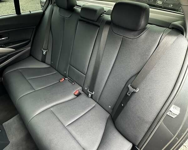 Серый БМВ 3 Серия, объемом двигателя 2 л и пробегом 132 тыс. км за 16700 $, фото 16 на Automoto.ua