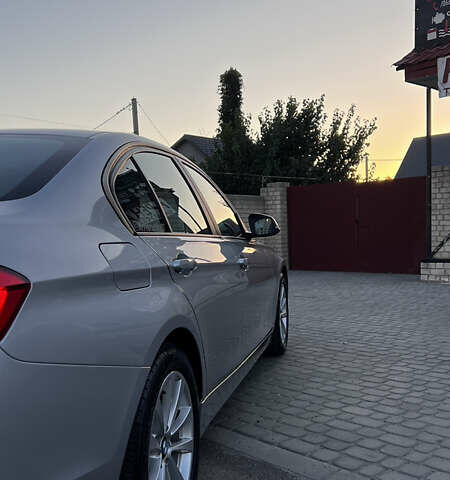 Серый БМВ 3 Серия, объемом двигателя 2 л и пробегом 217 тыс. км за 15499 $, фото 18 на Automoto.ua