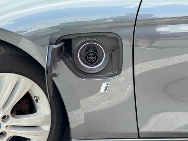 Серый БМВ 3 Серия, объемом двигателя 2 л и пробегом 116 тыс. км за 17000 $, фото 3 на Automoto.ua