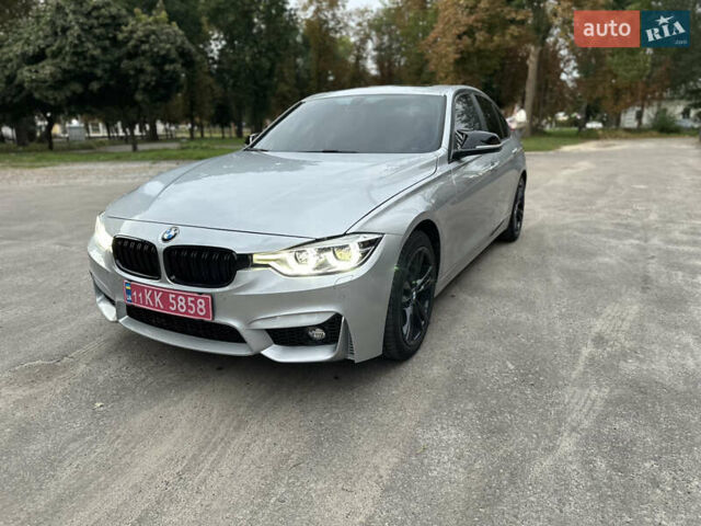 Серый БМВ 3 Серия, объемом двигателя 2 л и пробегом 111 тыс. км за 16999 $, фото 2 на Automoto.ua
