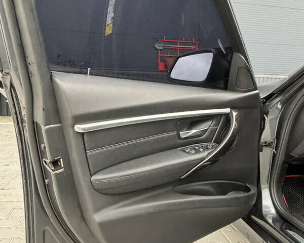 Серый БМВ 3 Серия, объемом двигателя 2 л и пробегом 85 тыс. км за 21500 $, фото 42 на Automoto.ua