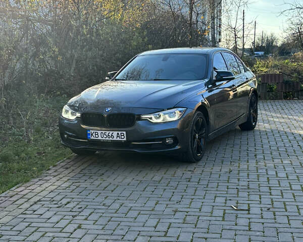 Серый БМВ 3 Серия, объемом двигателя 2 л и пробегом 85 тыс. км за 21000 $, фото 4 на Automoto.ua