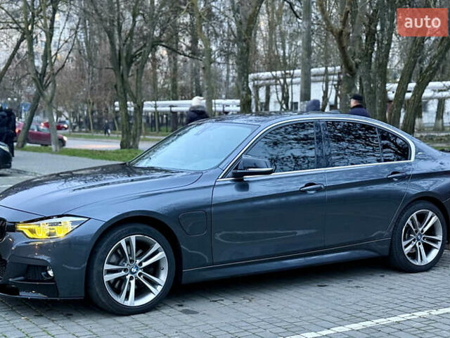 Серый БМВ 3 Серия, объемом двигателя 2 л и пробегом 98 тыс. км за 16700 $, фото 6 на Automoto.ua
