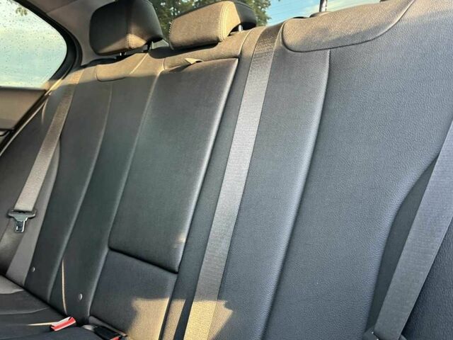 Серый БМВ 3 Серия, объемом двигателя 2 л и пробегом 125 тыс. км за 15400 $, фото 18 на Automoto.ua