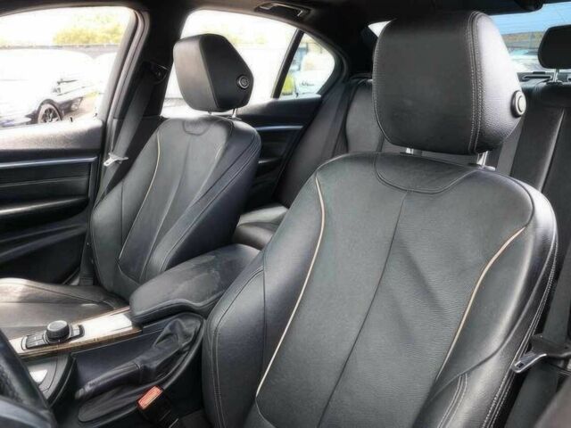 Серый БМВ 3 Серия, объемом двигателя 3 л и пробегом 51 тыс. км за 14000 $, фото 11 на Automoto.ua