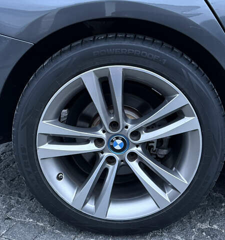 Серый БМВ 3 Серия, объемом двигателя 2 л и пробегом 132 тыс. км за 19500 $, фото 10 на Automoto.ua