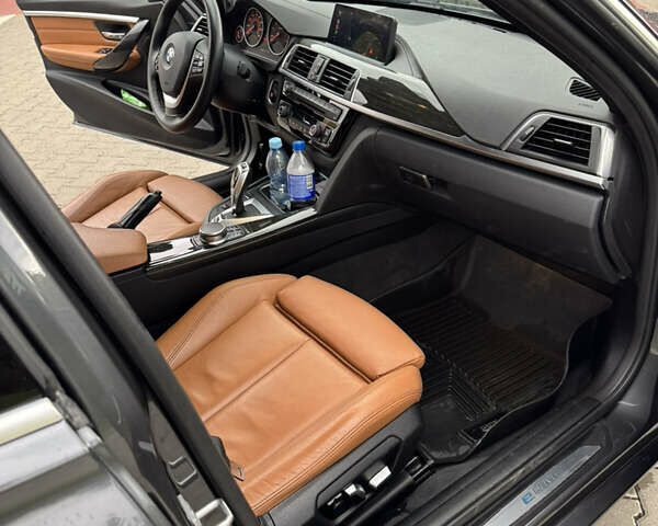 Сірий БМВ 3 Серія, об'ємом двигуна 2 л та пробігом 176 тис. км за 17400 $, фото 25 на Automoto.ua