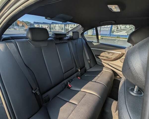 Сірий БМВ 3 Серія, об'ємом двигуна 2 л та пробігом 99 тис. км за 18499 $, фото 12 на Automoto.ua