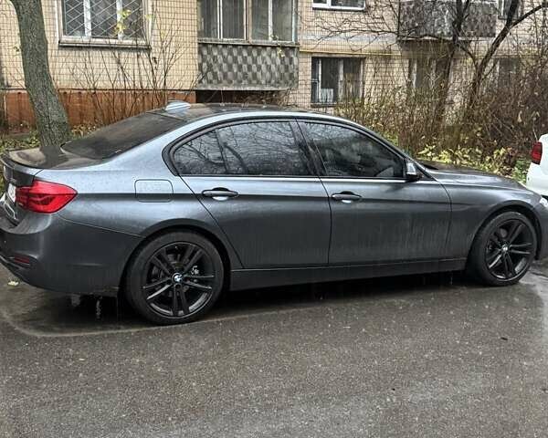 Серый БМВ 3 Серия, объемом двигателя 2 л и пробегом 123 тыс. км за 23500 $, фото 3 на Automoto.ua