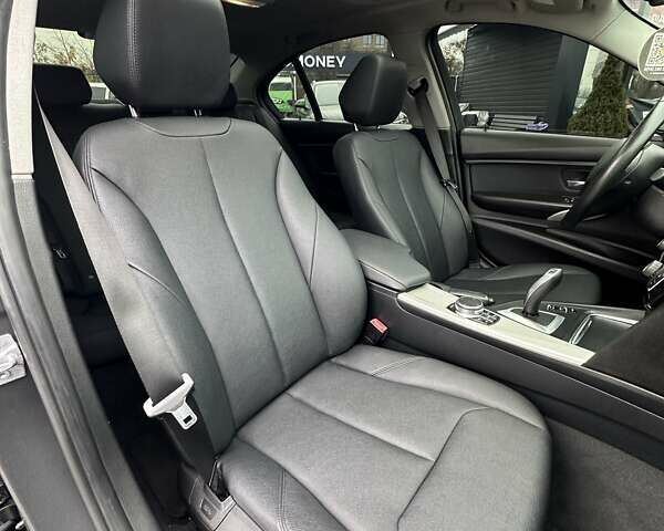 Серый БМВ 3 Серия, объемом двигателя 2 л и пробегом 132 тыс. км за 16700 $, фото 18 на Automoto.ua