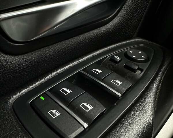 Серый БМВ 3 Серия, объемом двигателя 2 л и пробегом 132 тыс. км за 16700 $, фото 30 на Automoto.ua