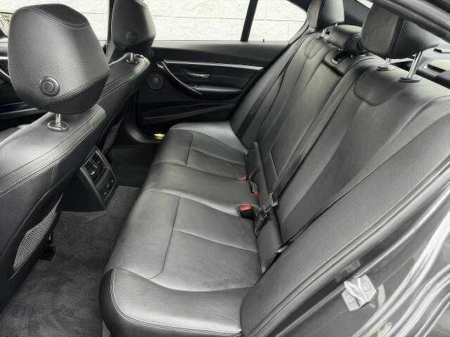 Серый БМВ 3 Серия, объемом двигателя 3 л и пробегом 99 тыс. км за 5300 $, фото 11 на Automoto.ua