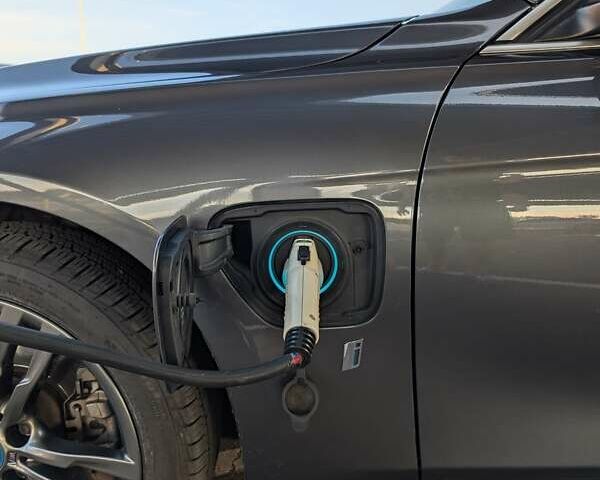 Сірий БМВ 3 Серія, об'ємом двигуна 2 л та пробігом 99 тис. км за 18499 $, фото 14 на Automoto.ua