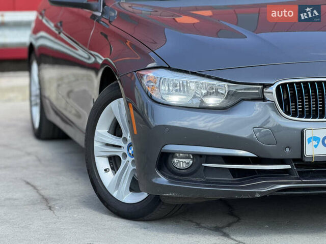 Сірий БМВ 3 Серія, об'ємом двигуна 2 л та пробігом 116 тис. км за 16999 $, фото 2 на Automoto.ua