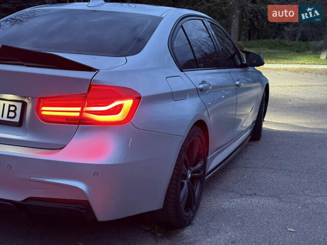 Серый БМВ 3 Серия, объемом двигателя 2 л и пробегом 136 тыс. км за 19900 $, фото 11 на Automoto.ua