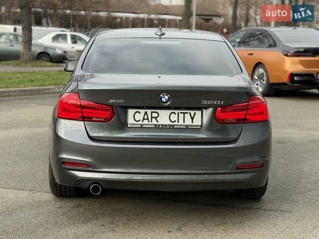 Серый БМВ 3 Серия, объемом двигателя 2 л и пробегом 88 тыс. км за 16500 $, фото 5 на Automoto.ua