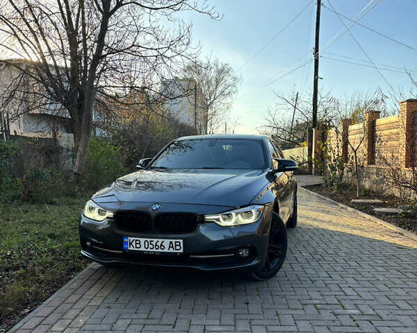 Серый БМВ 3 Серия, объемом двигателя 2 л и пробегом 85 тыс. км за 21000 $, фото 5 на Automoto.ua