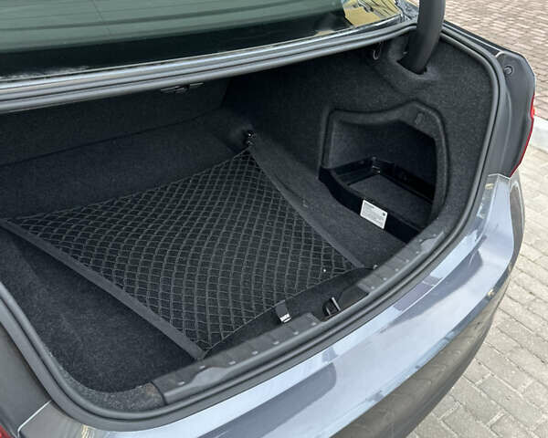 Серый БМВ 3 Серия, объемом двигателя 2 л и пробегом 106 тыс. км за 15800 $, фото 9 на Automoto.ua