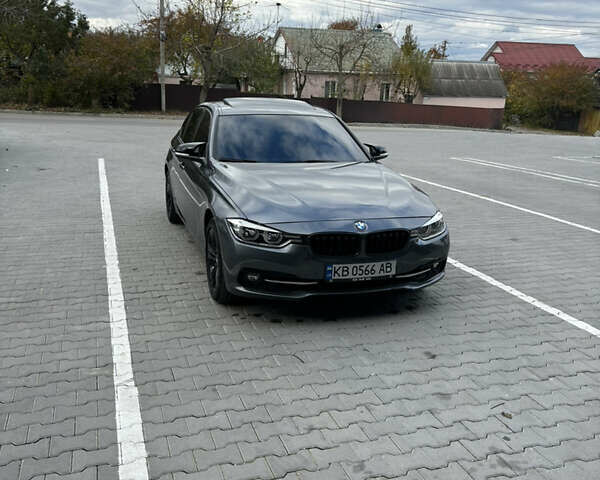 Серый БМВ 3 Серия, объемом двигателя 2 л и пробегом 85 тыс. км за 21500 $, фото 1 на Automoto.ua