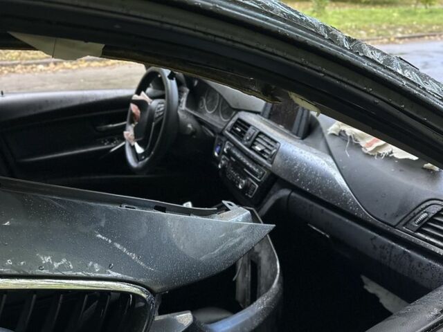 Серый БМВ 3 Серия, объемом двигателя 2 л и пробегом 98 тыс. км за 5700 $, фото 16 на Automoto.ua