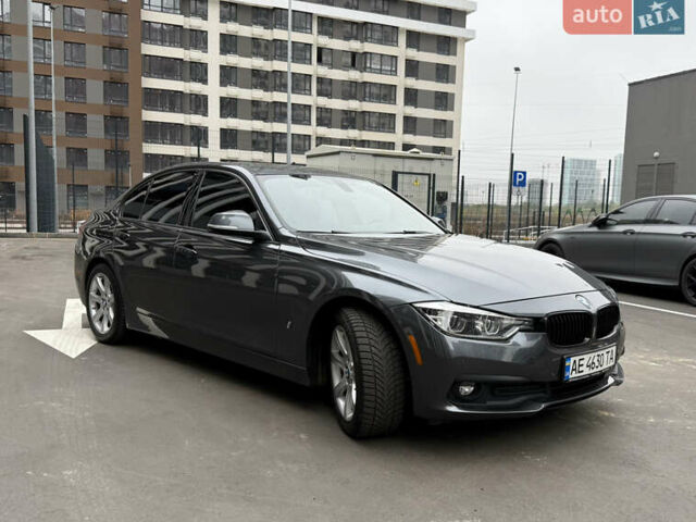 Серый БМВ 3 Серия, объемом двигателя 2 л и пробегом 121 тыс. км за 19200 $, фото 5 на Automoto.ua