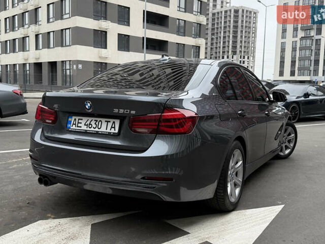 Серый БМВ 3 Серия, объемом двигателя 2 л и пробегом 121 тыс. км за 19200 $, фото 3 на Automoto.ua
