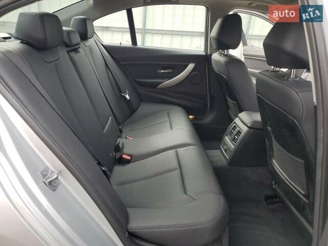 Серый БМВ 3 Серия, объемом двигателя 2 л и пробегом 19 тыс. км за 3300 $, фото 9 на Automoto.ua